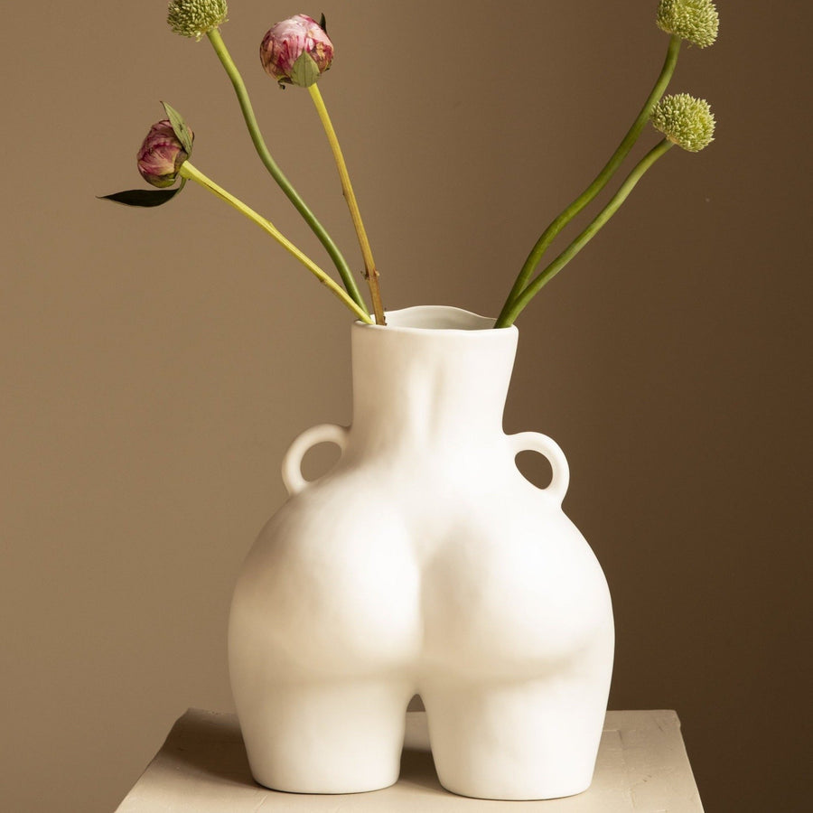 Anissa Kermiche Love handles 花瓶